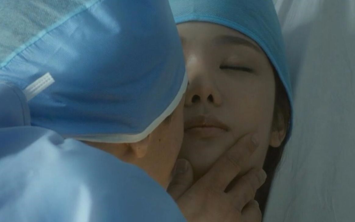 【扁豆】医生对昏迷女病人下手，结果遭遇疯狂复仇，香艳韩国电影《屠夫小姐》海报剧照